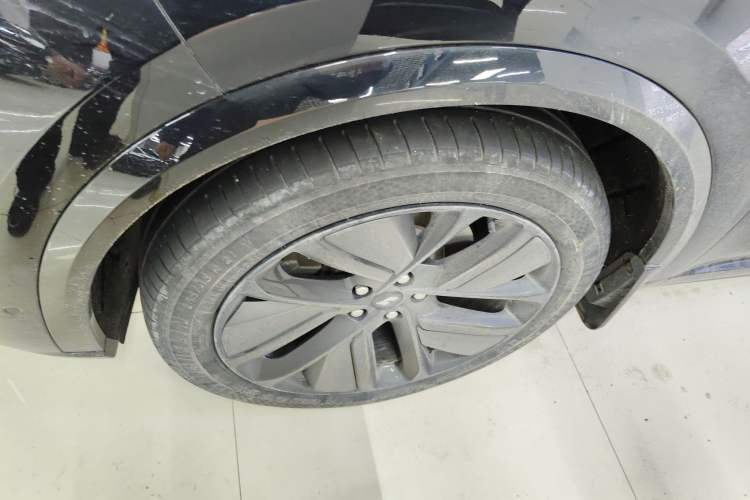 Used Li Auto L9 2023 Pro Model Left Front Wheel Hub