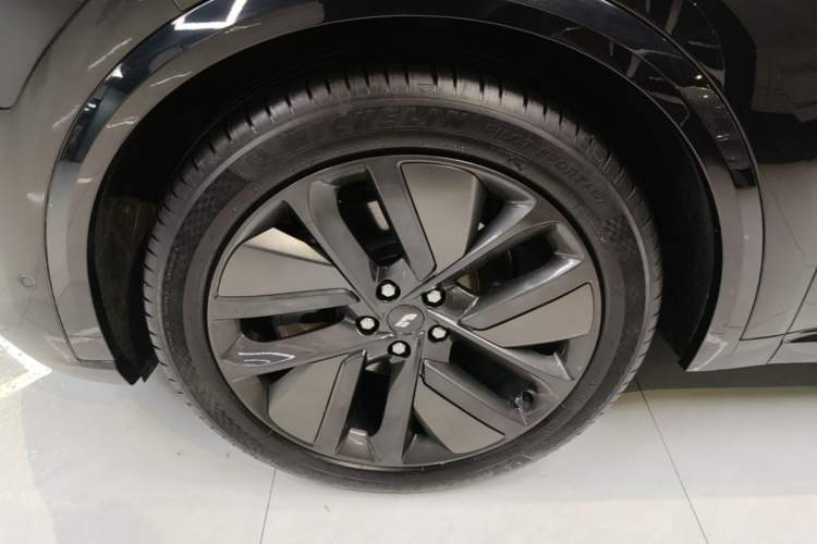 Used Li Auto L9 2023 Pro Model Left Front Wheel Hub
