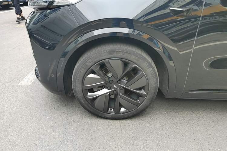 Used Li Auto L9 2023 Pro Model Left Front Wheel Hub
