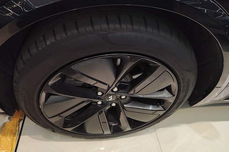 Used Li Auto L9 2023 Pro Model Left Front Wheel Hub