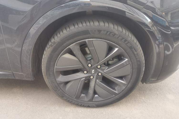 Used Li Auto L9 2023 Pro Model Right Front Wheel Hub