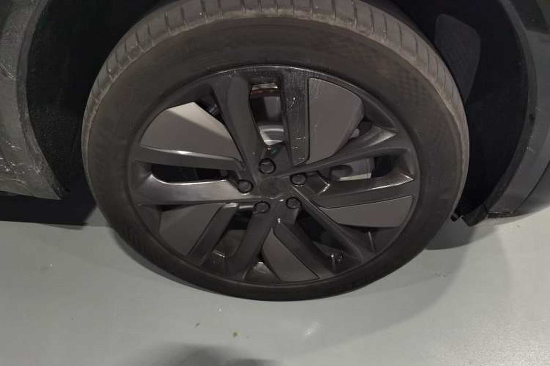 Used Li Auto L9 2023 Pro Model Right Front Wheel Hub