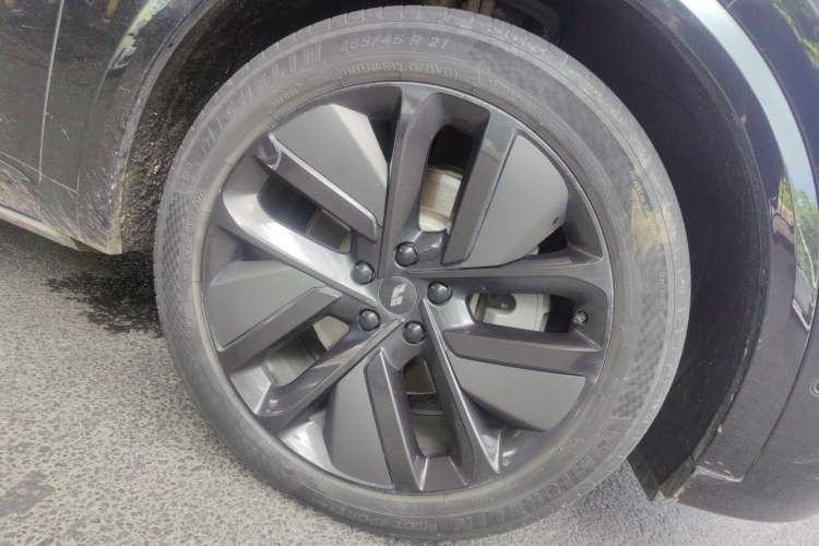 Used Li Auto L9 2023 Pro Model Right Front Wheel Hub