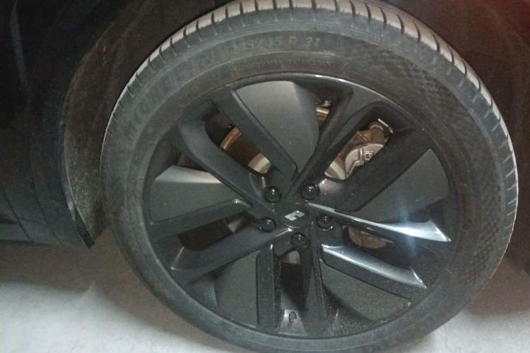 Used Li Auto L9 2023 Pro Model Right Front Wheel Hub