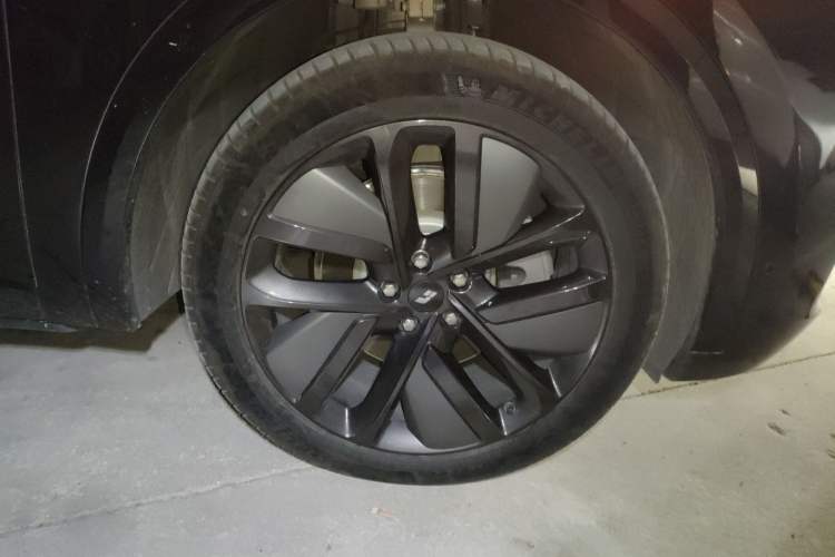 Used Li Auto L9 2023 Pro Model Right Front Wheel Hub