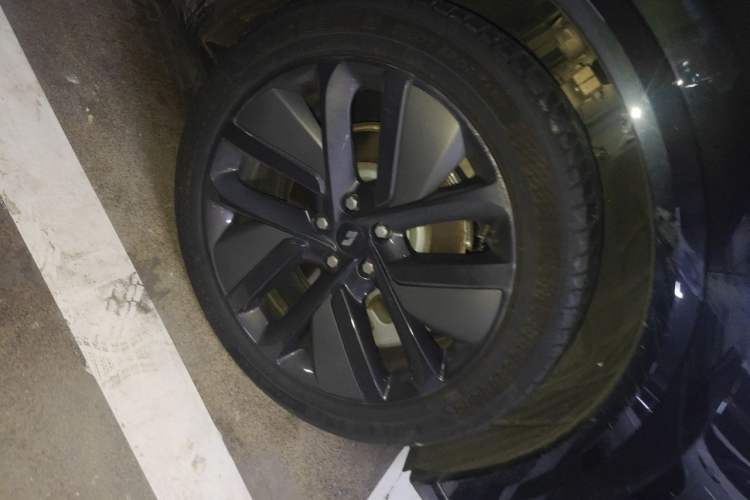 Used Li Auto L9 2023 Pro Model Right Front Wheel Hub