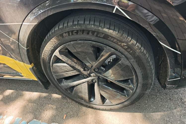Used Li Auto L9 2023 Pro Model Right Front Wheel Hub