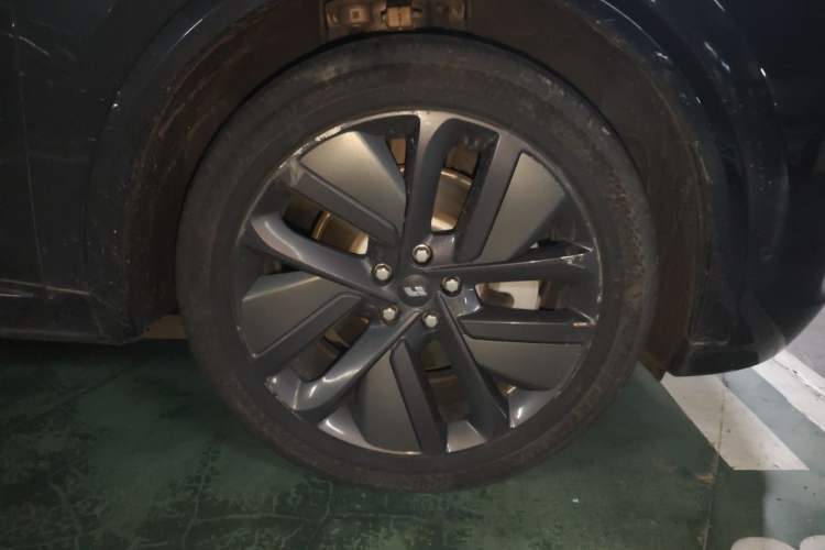 Used Li Auto L9 2023 Pro Model Right Front Wheel Hub