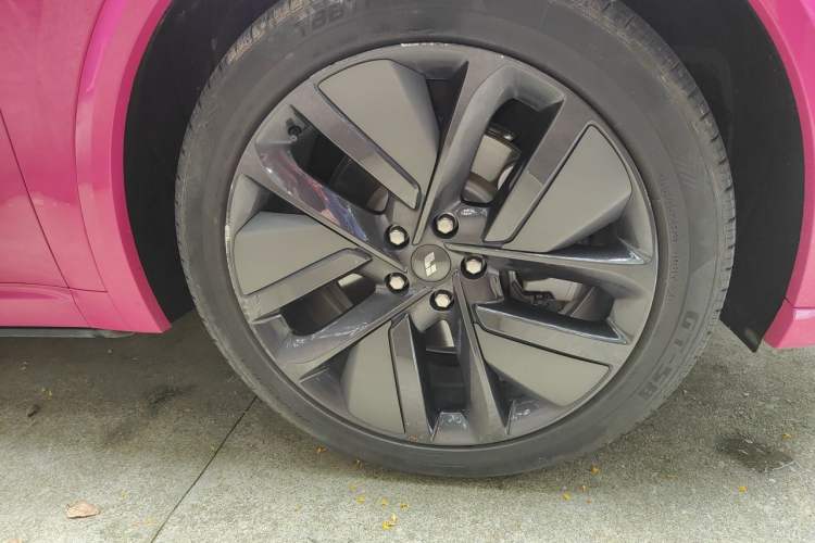 Used Li Auto L9 2023 Pro Model Right Front Wheel Hub