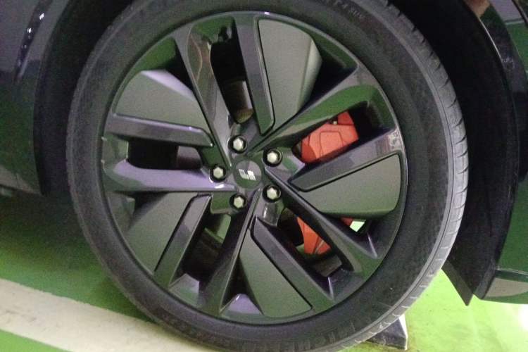 Used Li Auto L9 2023 Pro Model Right Front Wheel Hub