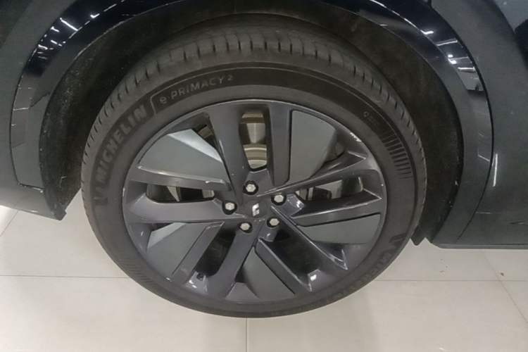 Used Li Auto L9 2023 Pro Model Right Rear Wheel Hub