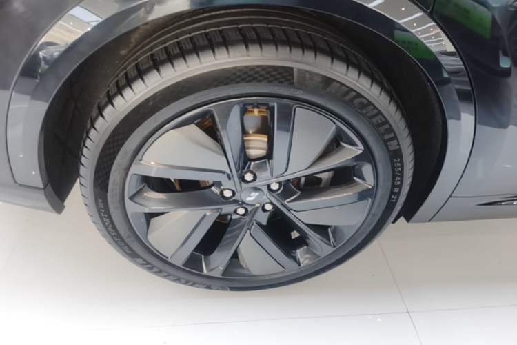 Used Li Auto L9 2023 Pro Model Right Rear Wheel Hub