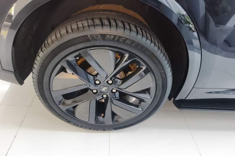 Used Li Auto L9 2023 Pro Model Right Rear Wheel Hub