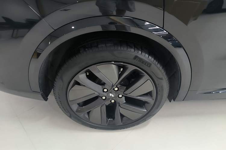 Used Li Auto L9 2023 Pro Model Right Rear Wheel Hub