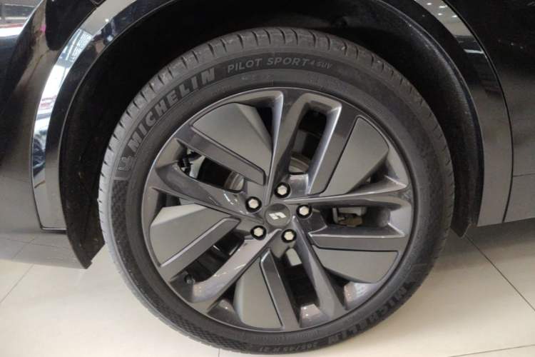 Used Li Auto L9 2023 Pro Model Right Rear Wheel Hub