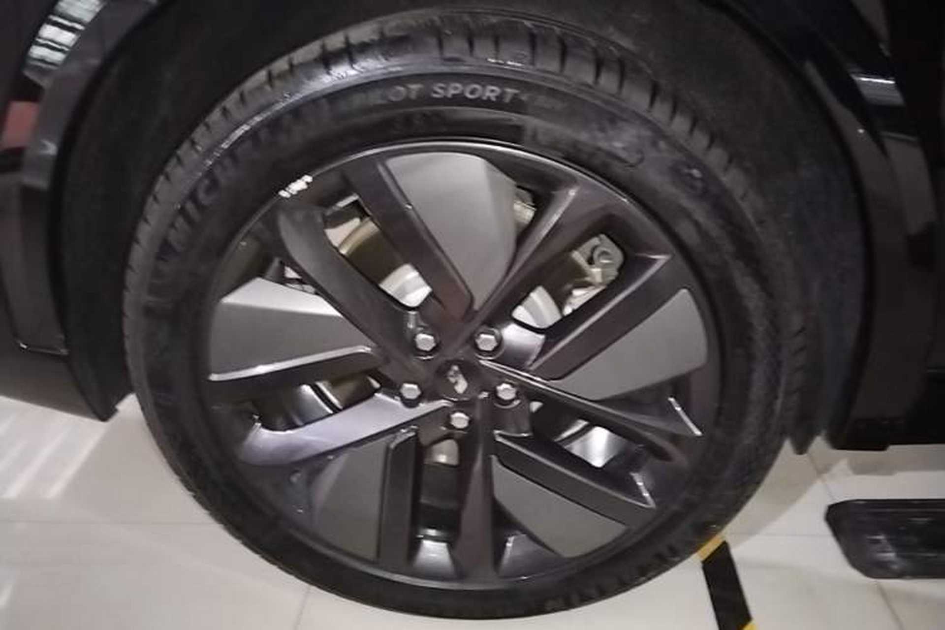 Used Li Auto L9 2023 Pro Model Right Rear Wheel Hub