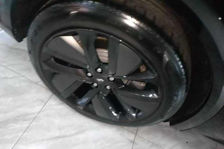 Used Li Auto L9 2023 Pro Model Right Rear Wheel Hub