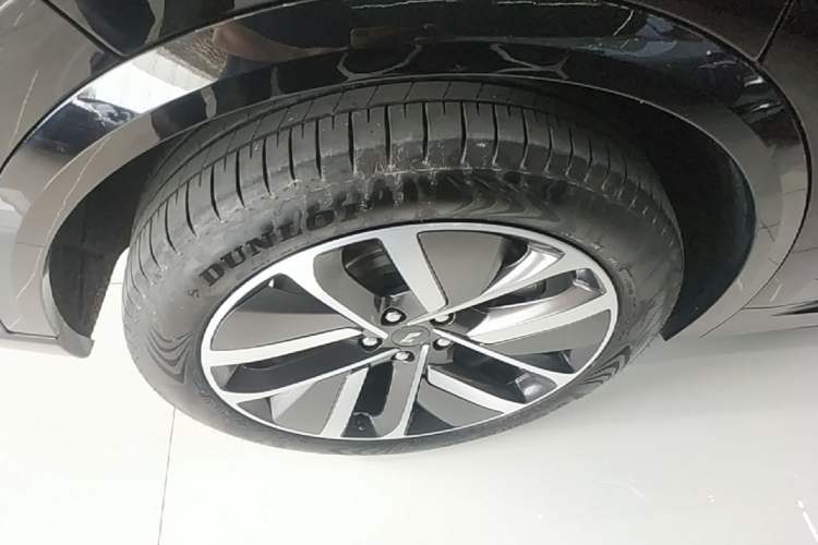 Used Li Auto L9 2023 Pro Model Right Rear Wheel Hub