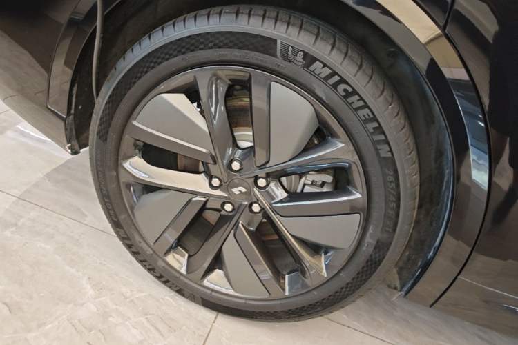 Used Li Auto L9 2023 Pro Model Right Rear Wheel Hub