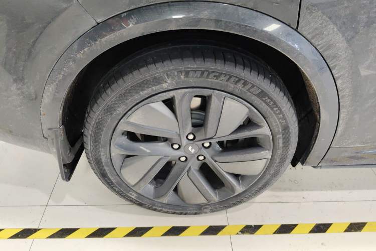 Used Li Auto L9 2023 Pro Model Right Rear Wheel Hub