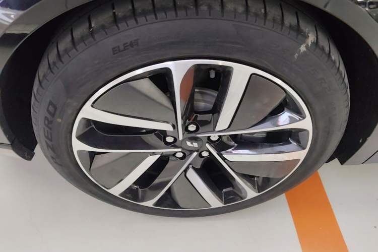 Used Li Auto L9 2023 Pro Model Right Rear Wheel Hub