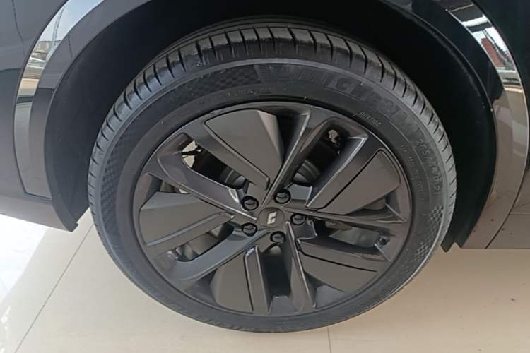 Used Li Auto L9 2023 Pro Model Right Rear Wheel Hub