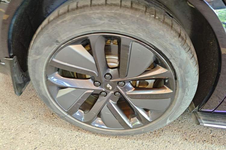 Used Li Auto L9 2023 Pro Model Right Rear Wheel Hub