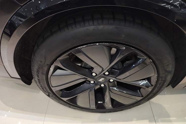 Used Li Auto L9 2023 Pro Model Right Rear Wheel Hub