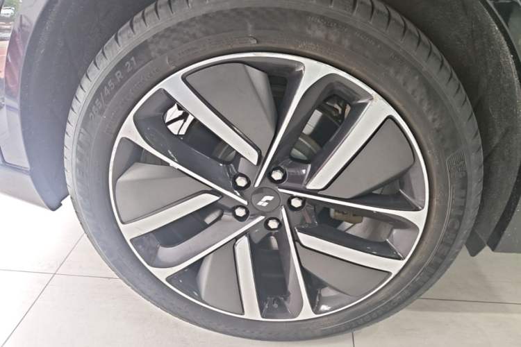 Used Li Auto L9 2023 Pro Model Right Rear Wheel Hub