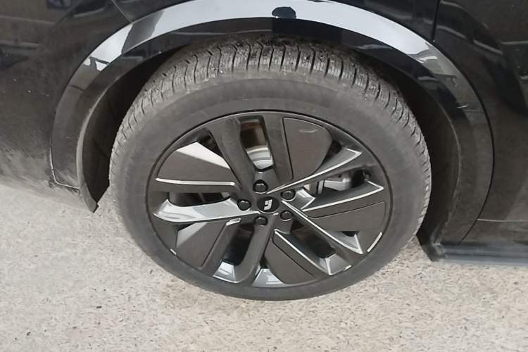 Used Li Auto L9 2023 Pro Model Right Rear Wheel Hub