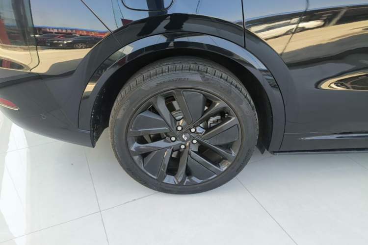 Used Li Auto L9 2023 Pro Model Right Rear Wheel Hub