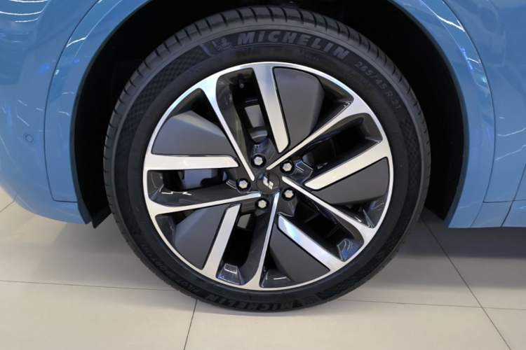 Used Li Auto L9 2023 Pro Model Left Front Wheel Hub