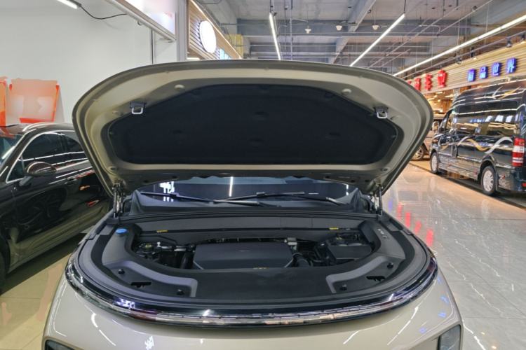Used Li Auto L9 2023 Pro Model Engine Bay