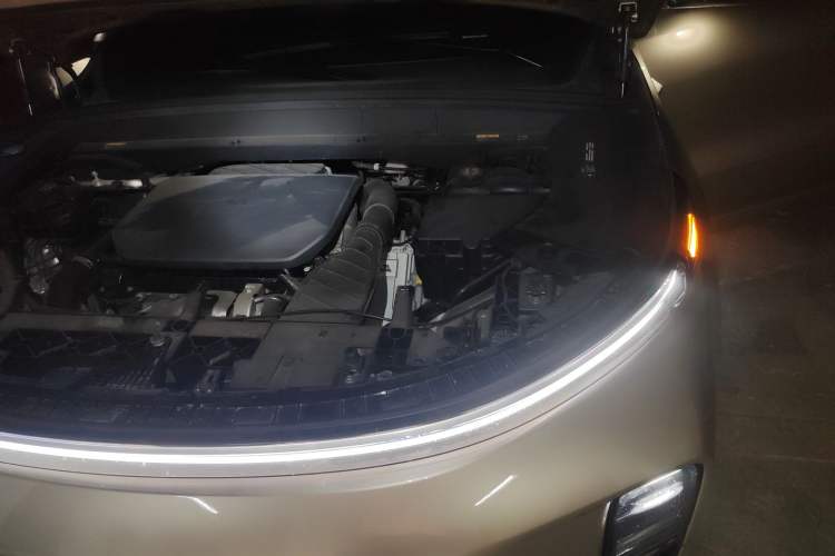 Used Li Auto L9 2023 Pro Model Engine Bay Left