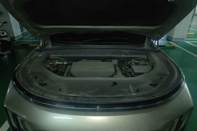 Used Li Auto L9 2023 Pro Model Engine Bay