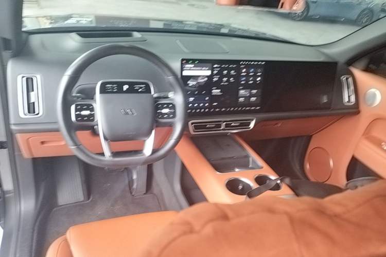 Used Li Auto L9 2023 Pro Model Center Console