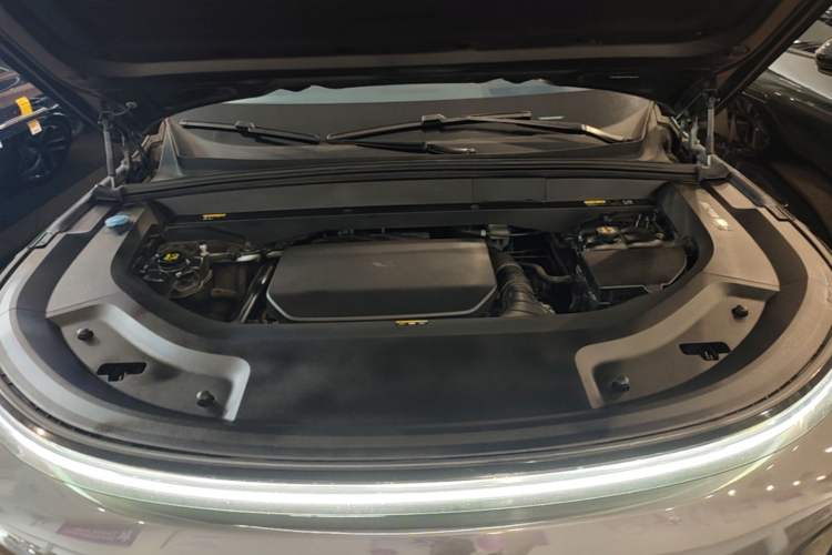 Used Li Auto L9 2023 Pro Model Engine Bay