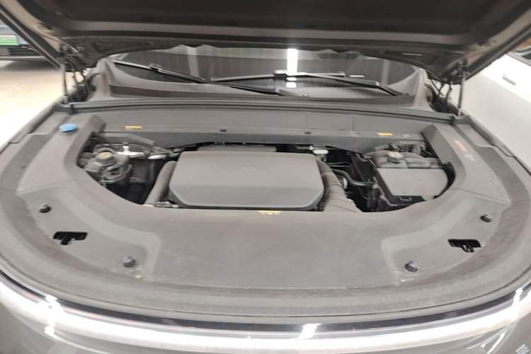 Used Li Auto L9 2023 Pro Model Engine Bay