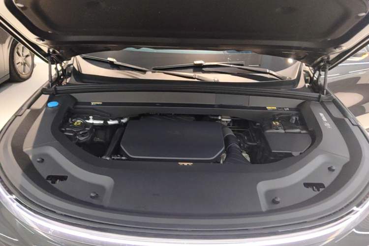 Used Li Auto L9 2023 Pro Model Engine Bay