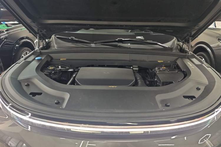 Used Li Auto L9 2023 Pro Model Engine Bay