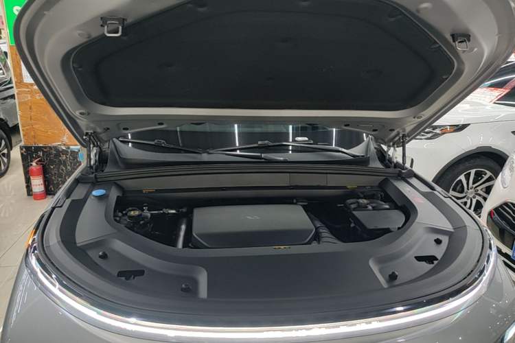 Used Li Auto L9 2023 Pro Model Engine Bay
