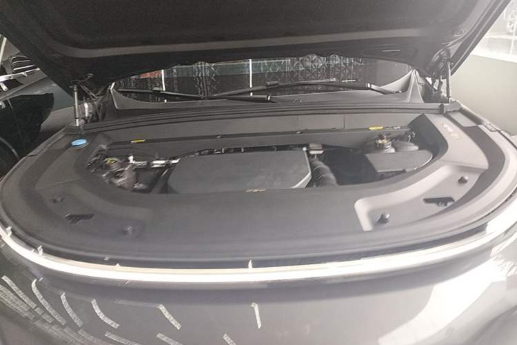 Used Li Auto L9 2023 Pro Model Engine Bay
