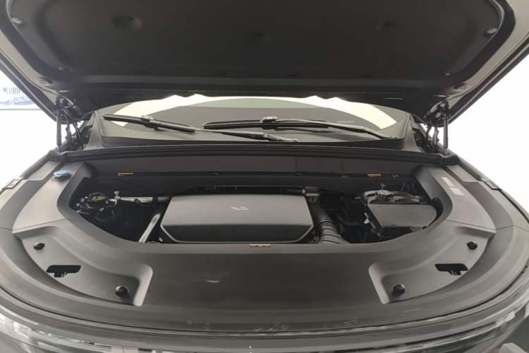 Used Li Auto L9 2023 Pro Model Engine Bay