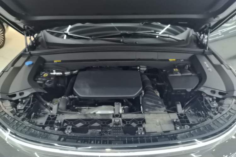 Used Li Auto L9 2023 Pro Model Engine Bay