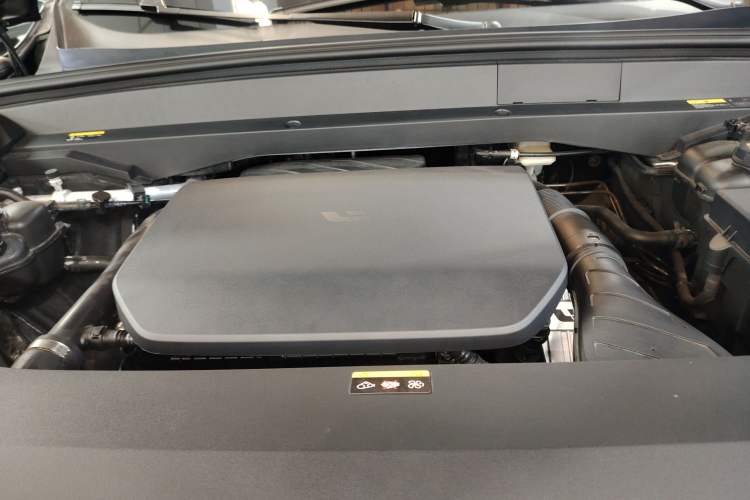 Used Li Auto L9 2023 Pro Model Engine Bay