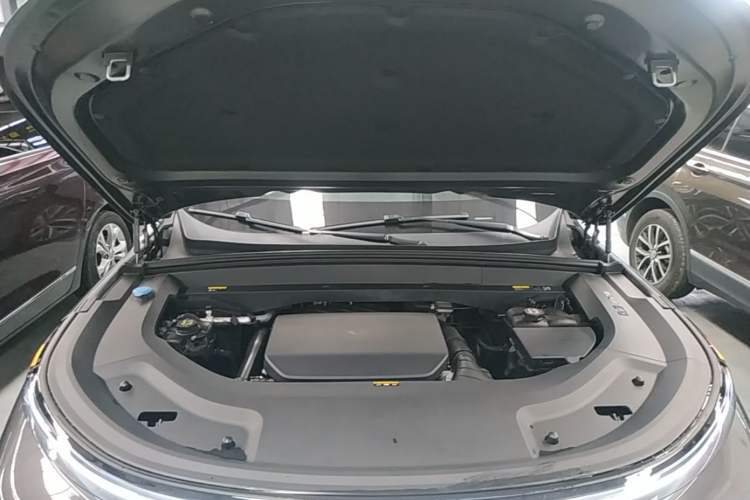 Used Li Auto L9 2023 Pro Model Engine Bay