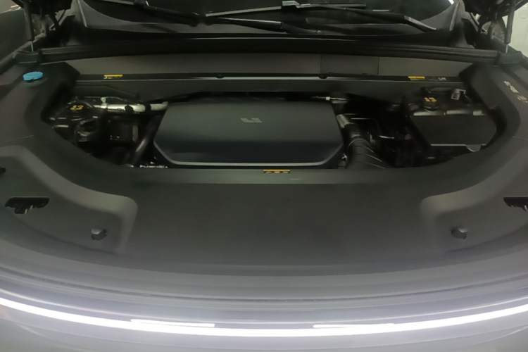 Used Li Auto L9 2023 Pro Model Engine Bay
