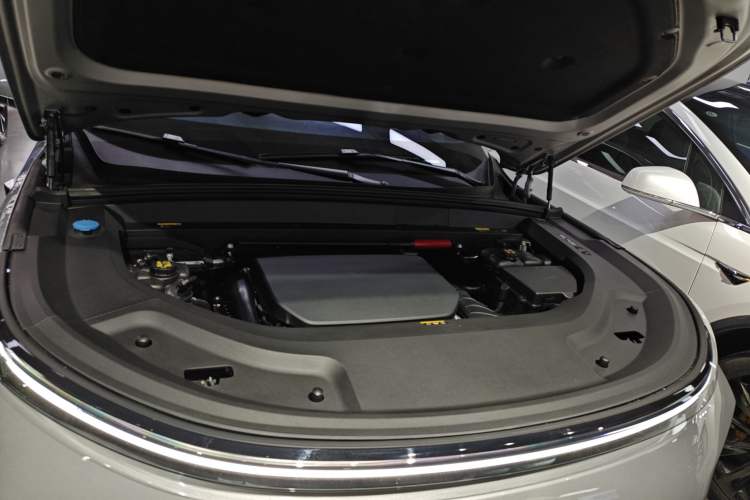 Used Li Auto L9 2023 Pro Model Engine Bay