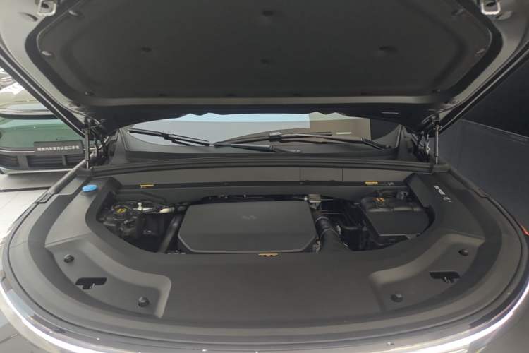 Used Li Auto L9 2023 Pro Model Engine Bay