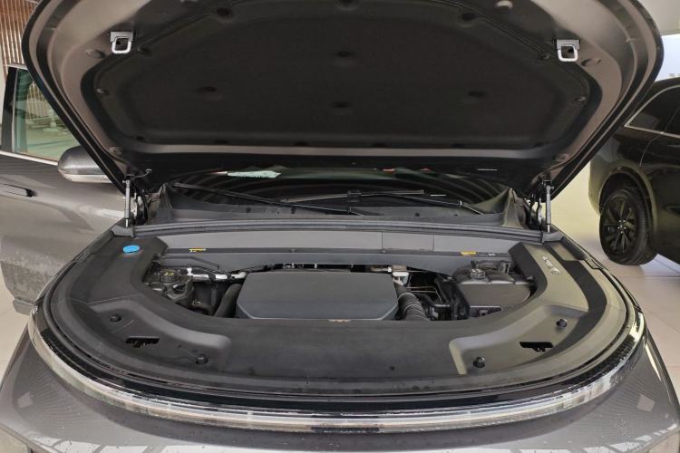 Used Li Auto L9 2023 Pro Model Engine Bay